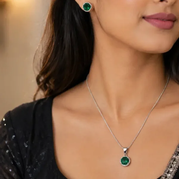 Emerald Glow Pendant Set